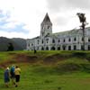 Enorme kerk op Rambi eiland
